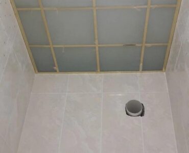 Монтаж акрилового потолка